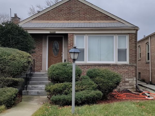 8940 S Bennett Avenue , Chicago, IL 60617