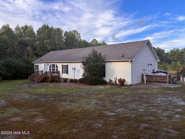 1181 Lobelia Road, Vass, NC 28394