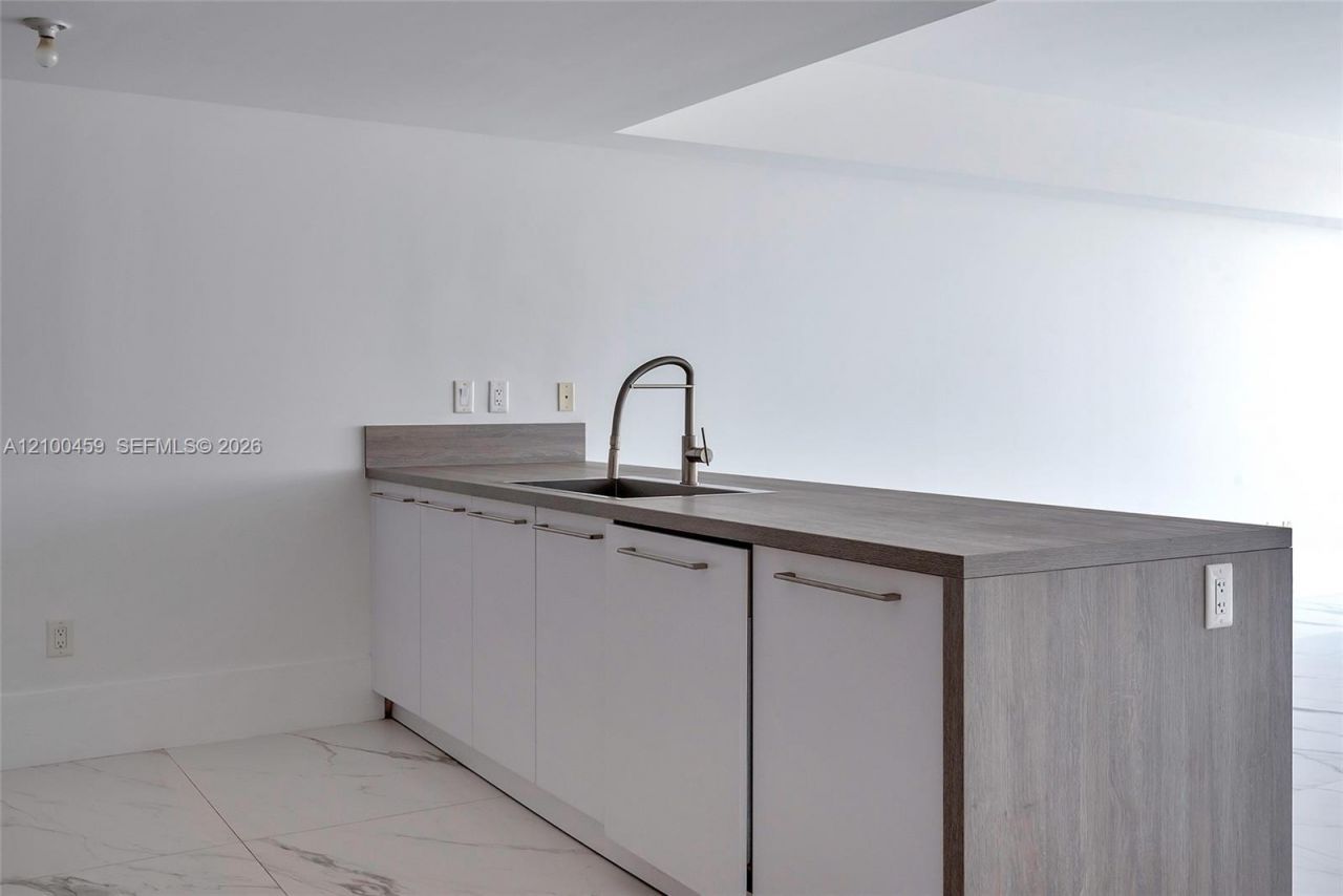 400 Sunny Isles Blvd , Unit 917, Sunny Isles Beach, FL 33160 Photo