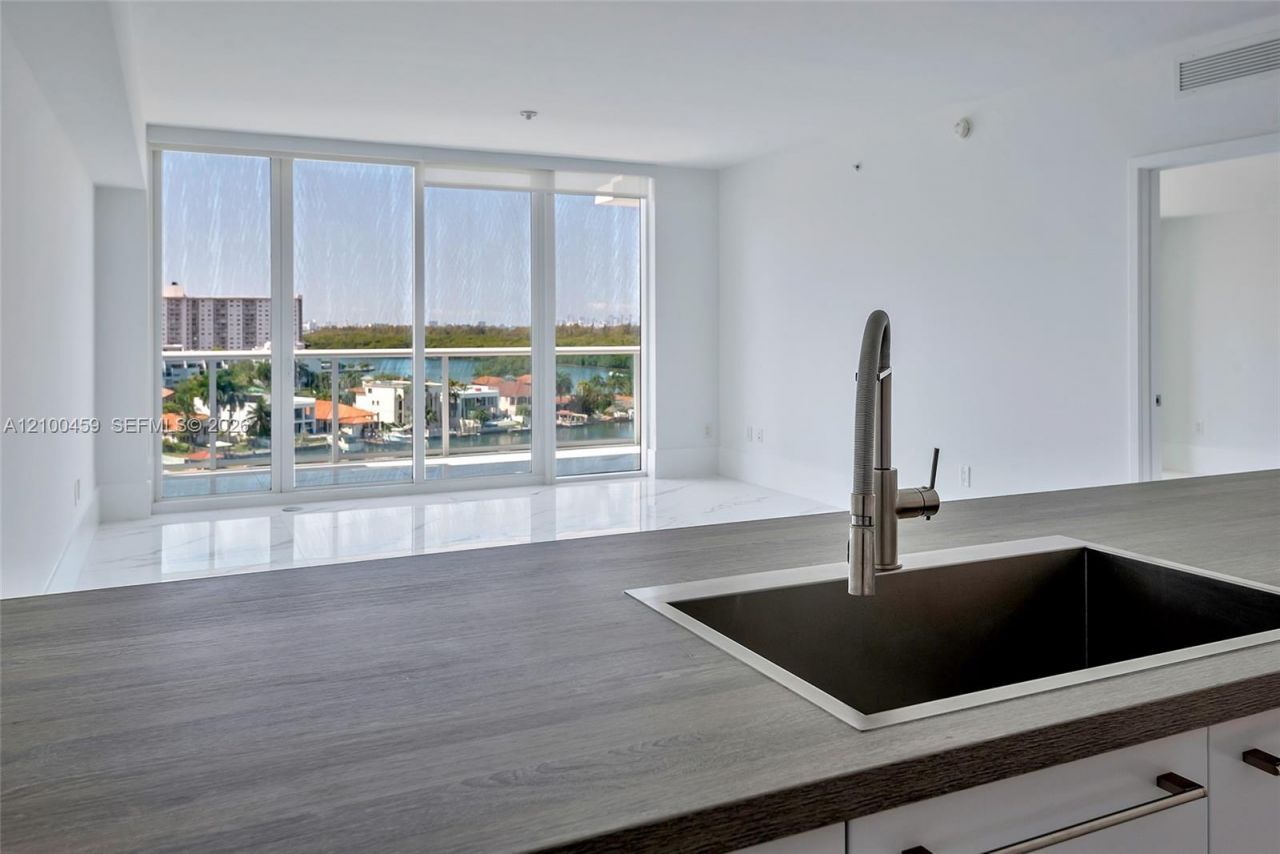 400 Sunny Isles Blvd , Unit 917, Sunny Isles Beach, FL 33160 Photo