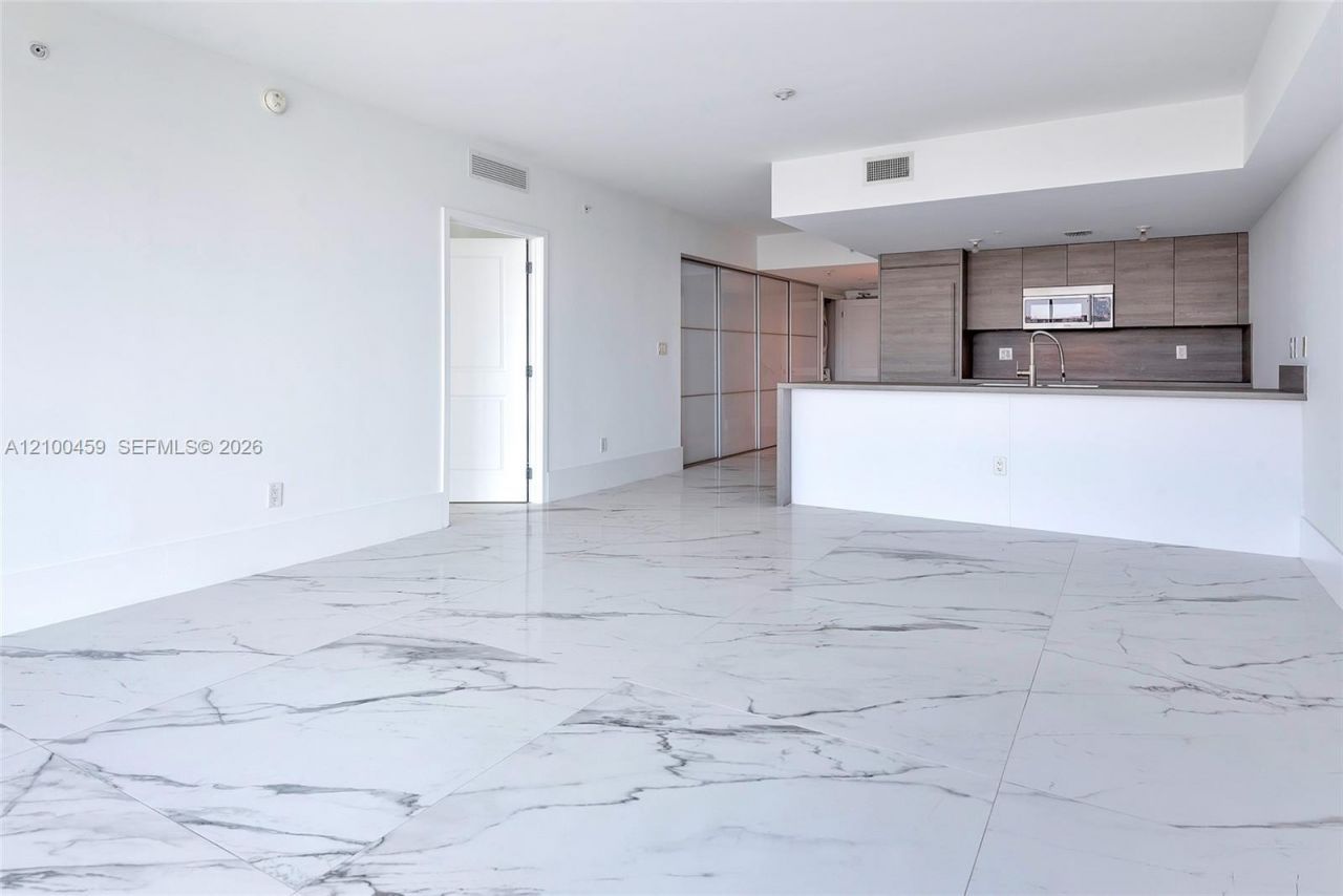 400 Sunny Isles Blvd , Unit 917, Sunny Isles Beach, FL 33160 Photo
