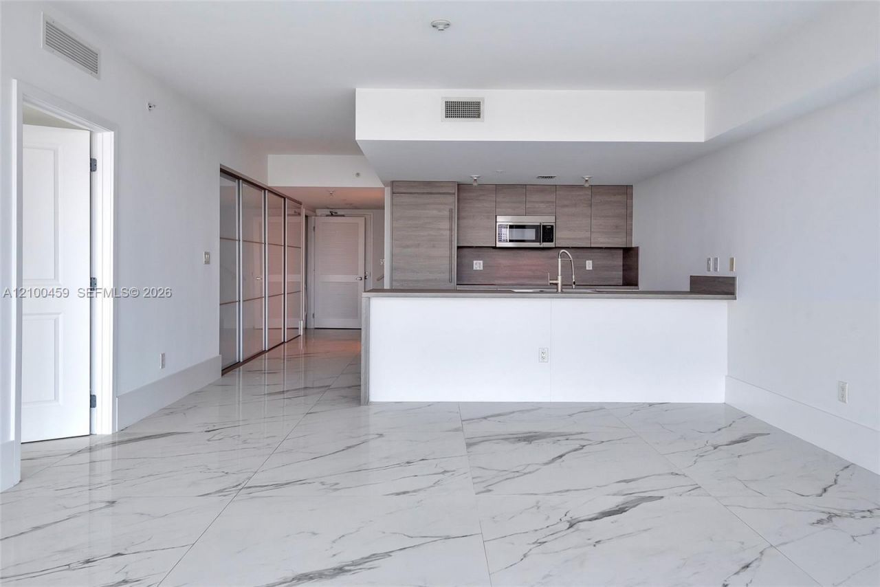 400 Sunny Isles Blvd , Unit 917, Sunny Isles Beach, FL 33160 Photo