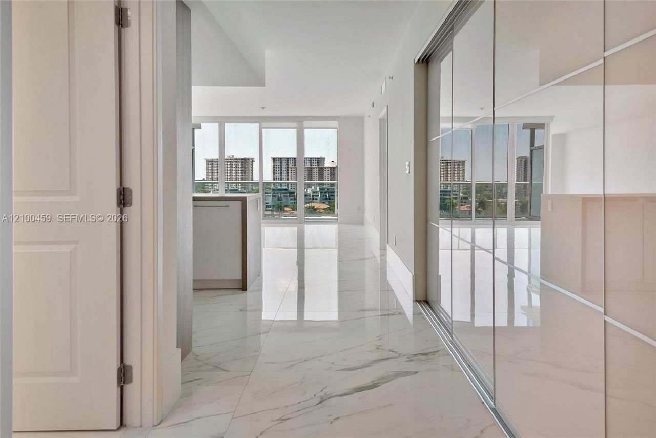 400 Sunny Isles Blvd , Unit 917, Sunny Isles Beach, FL 33160 Photo