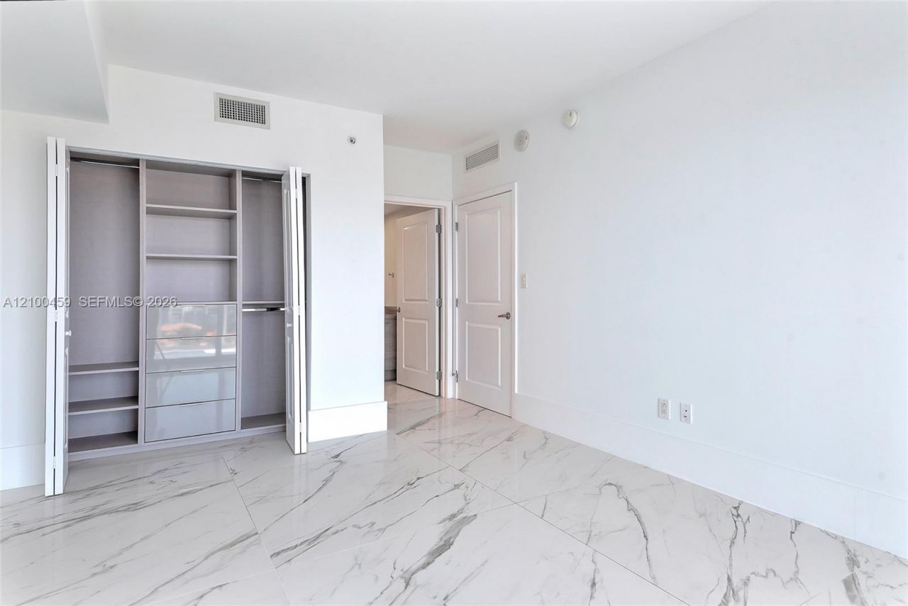 400 Sunny Isles Blvd , Unit 917, Sunny Isles Beach, FL 33160 Photo