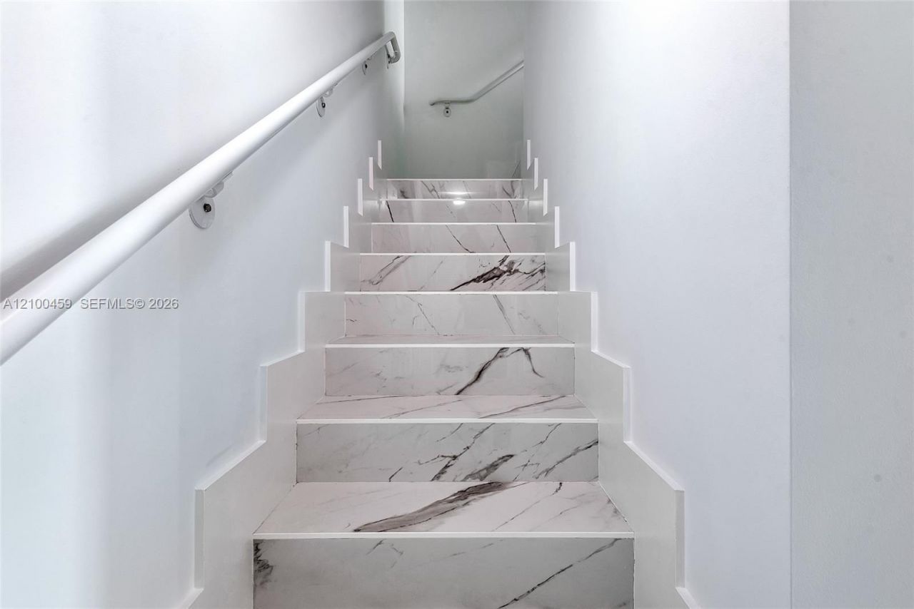 400 Sunny Isles Blvd , Unit 917, Sunny Isles Beach, FL 33160 Photo