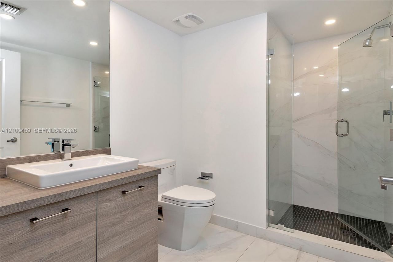 400 Sunny Isles Blvd , Unit 917, Sunny Isles Beach, FL 33160 Photo