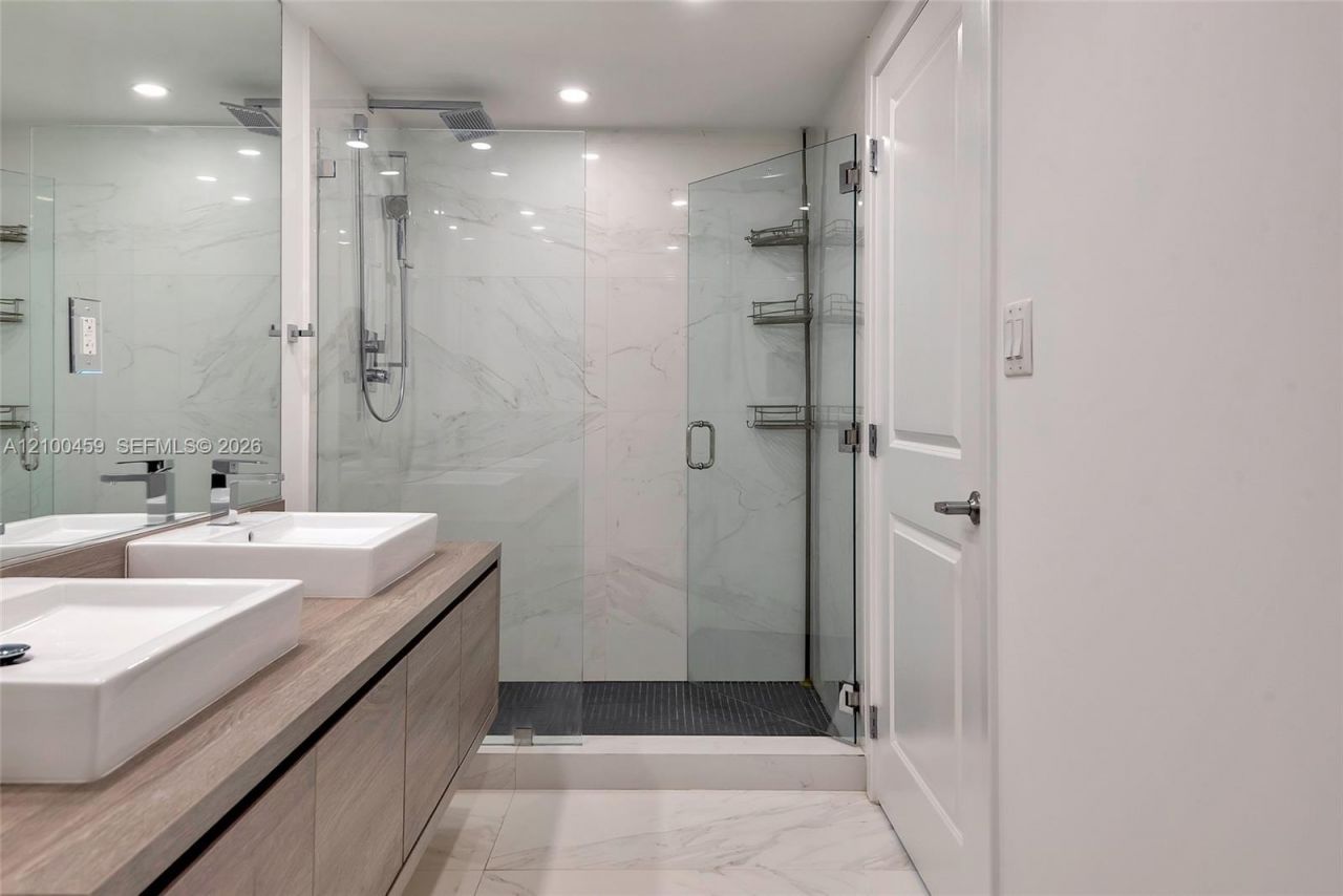 400 Sunny Isles Blvd , Unit 917, Sunny Isles Beach, FL 33160 Photo