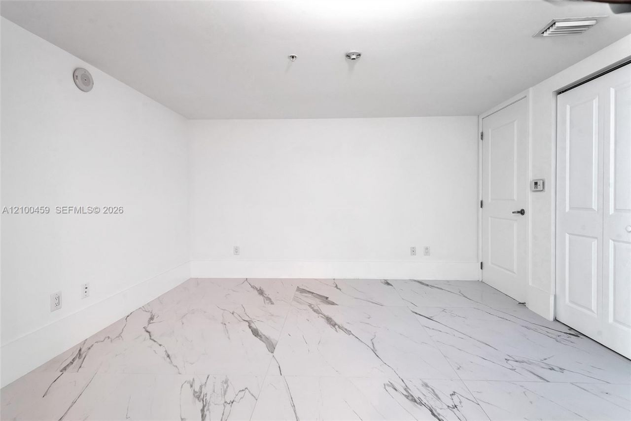 400 Sunny Isles Blvd , Unit 917, Sunny Isles Beach, FL 33160 Photo
