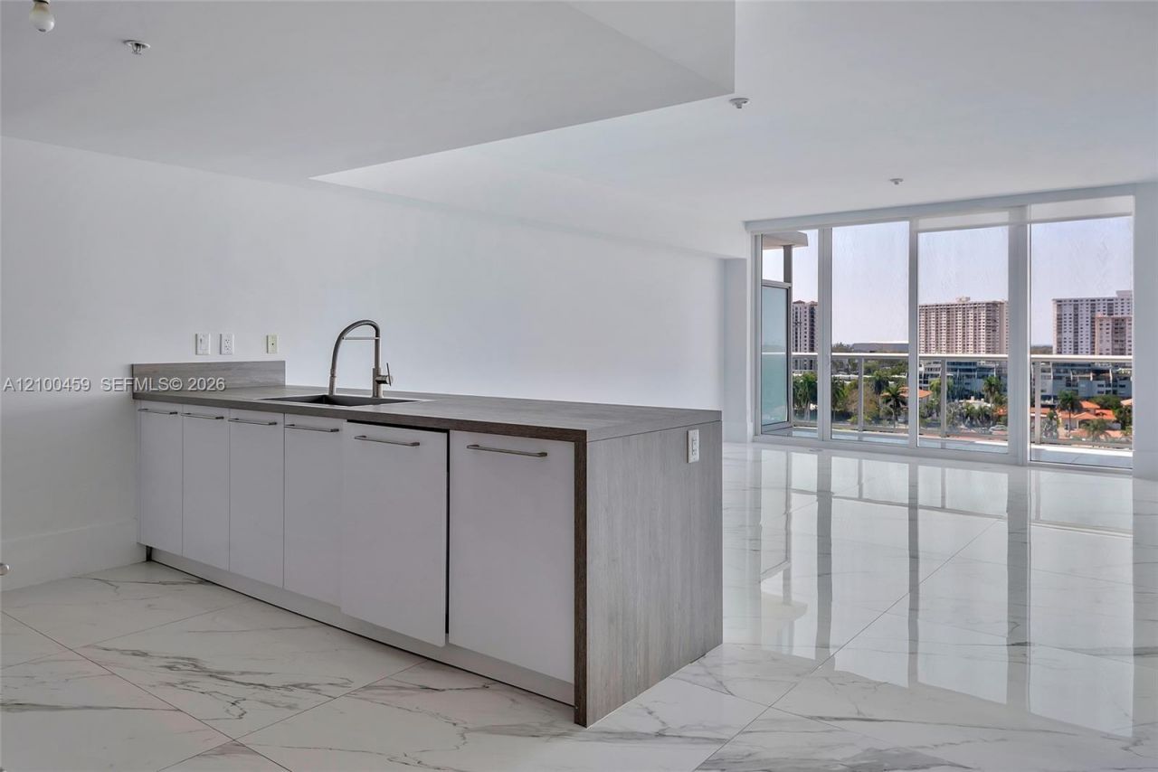 400 Sunny Isles Blvd , Unit 917, Sunny Isles Beach, FL 33160 Photo