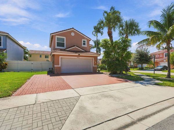 8064 Pelican Harbour Drive, Greenacres, FL 33467