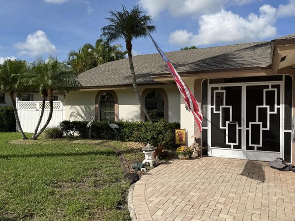 201 PARKWOOD Drive S, Unit B, Royal Palm Beach, FL 33411