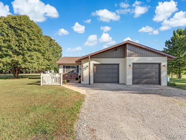 1116 Rueck Road, Columbia, IL 62236