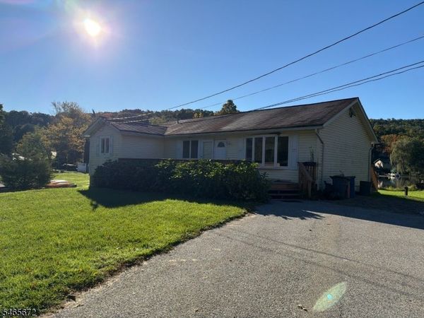 196 Decker Pond Rd, Green, NJ 07821