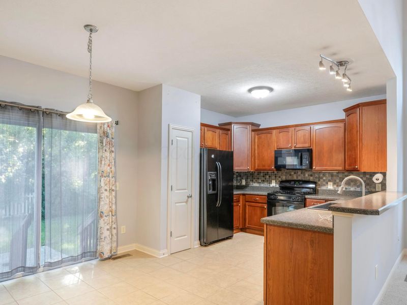 2858 Marcellus Drive, Columbus, OH 43219 Photo 8