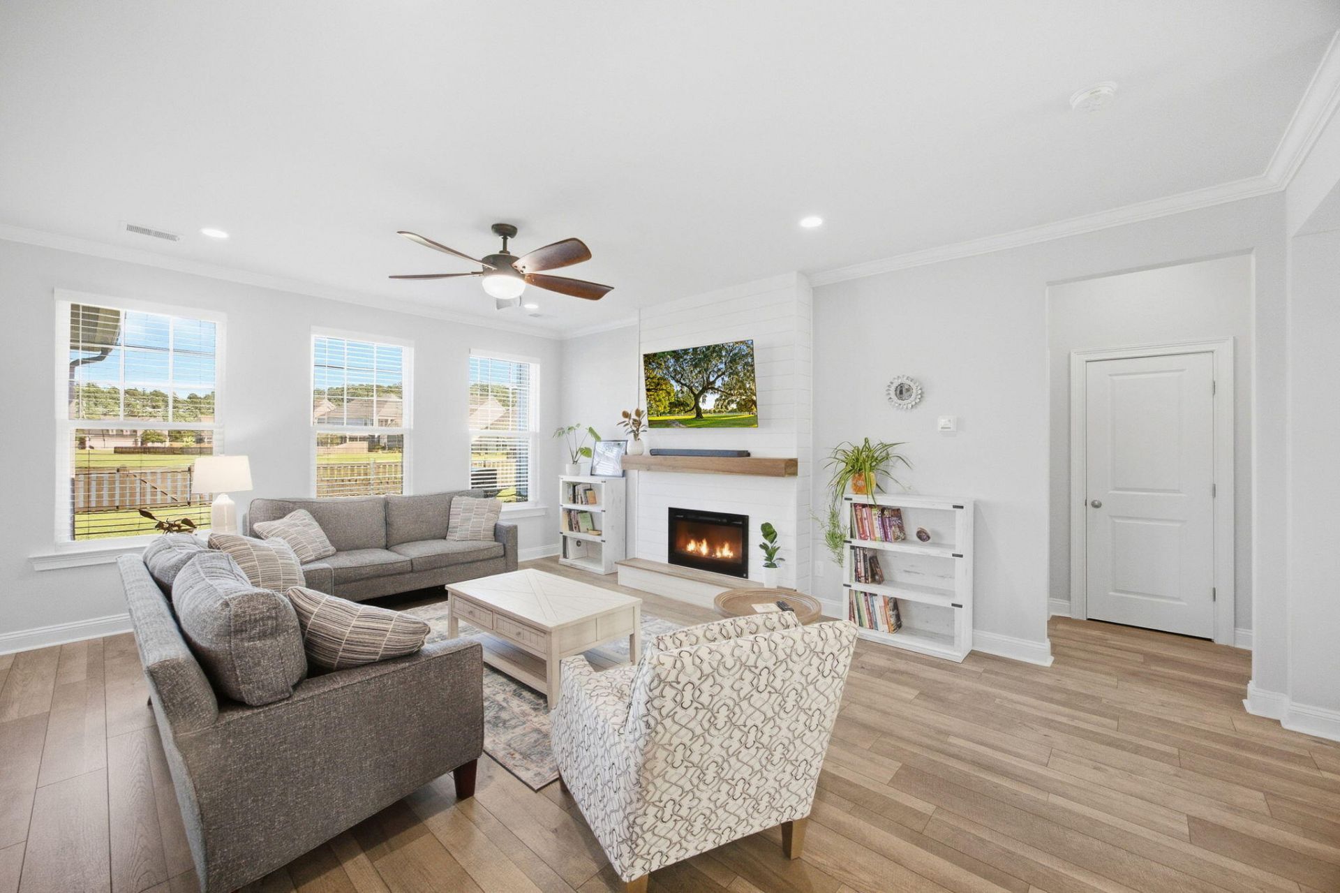 449 Spectrum Road Photo 13