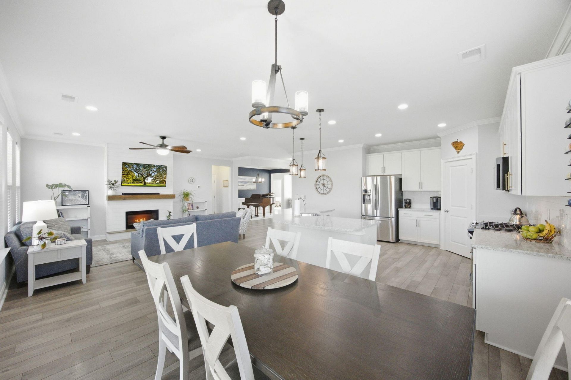 449 Spectrum Road Photo 17