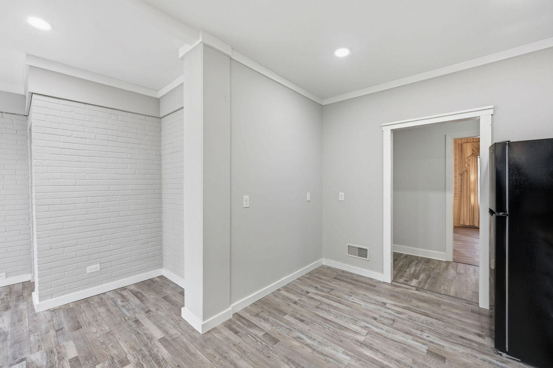 900 Naples Avenue Photo 11