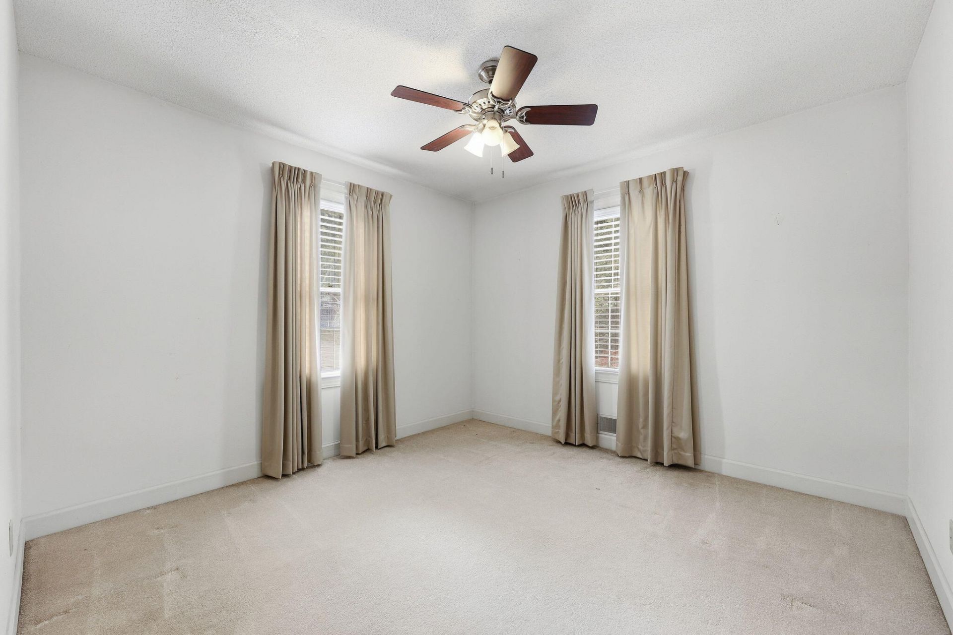 900 Naples Avenue Photo 22
