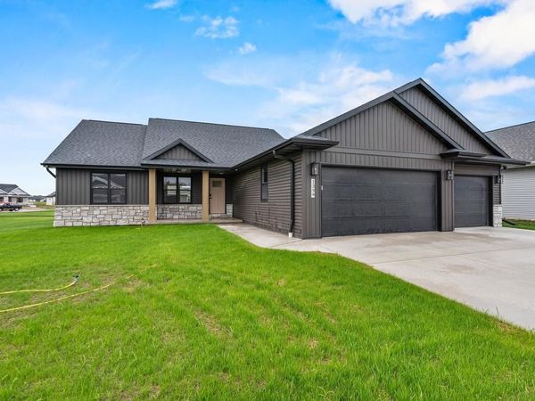 1399 CROSSROADS DRIVE, De Pere, WI 54115