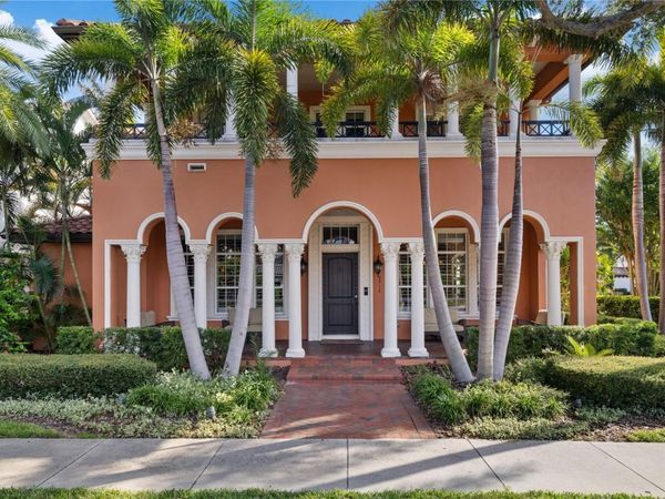 4912 YACHT CLUB , TAMPA, FL 33616