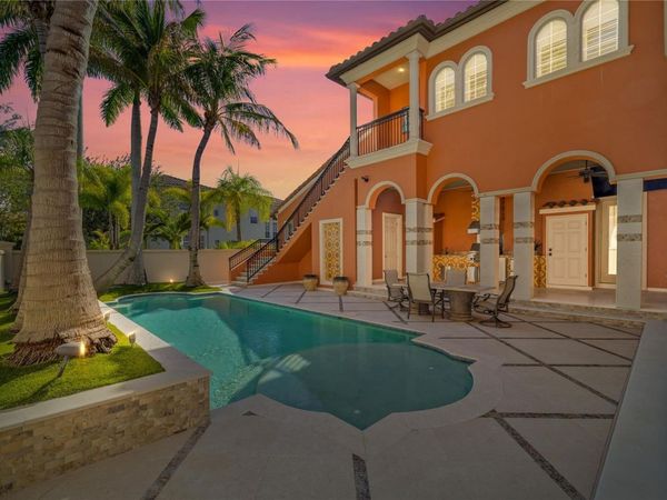 4912 YACHT CLUB, TAMPA, FL 33616