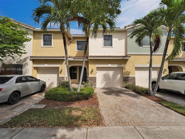371 NE 194th Ter , Miami, FL 33179