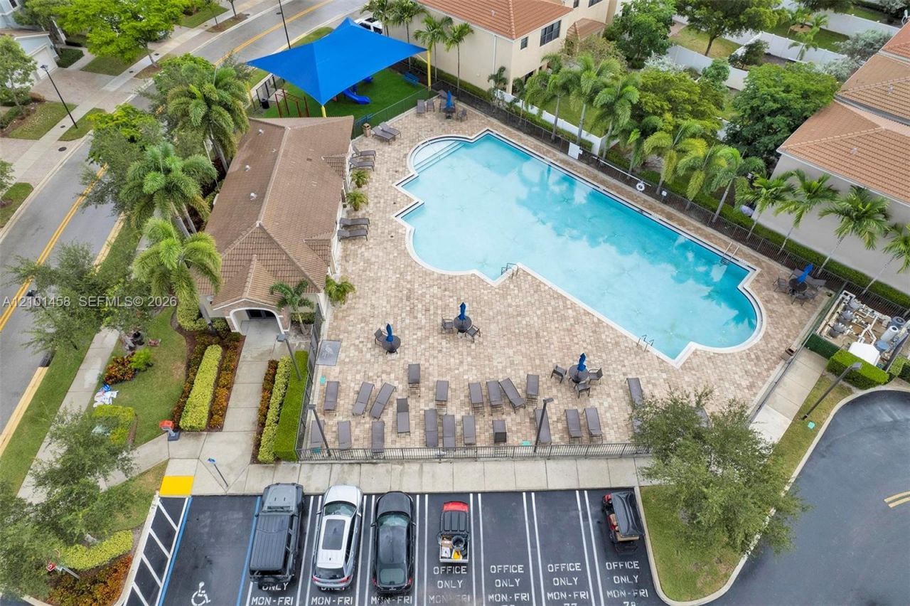 371 NE 194th Ter , Miami, FL 33179 Photo