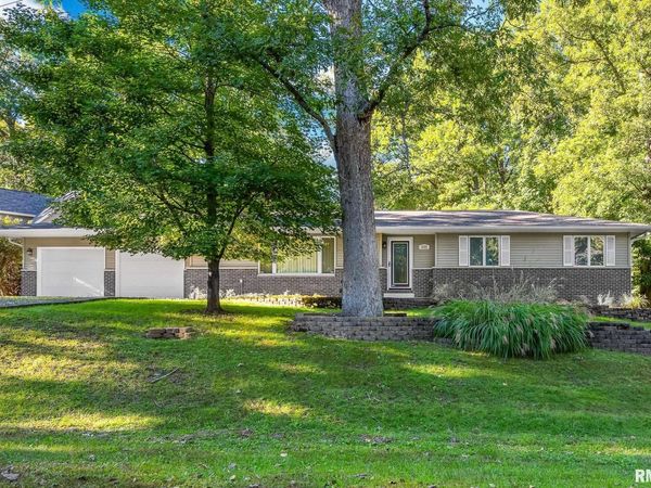 335 SHERWOOD Circle, Dahinda, IL 61428