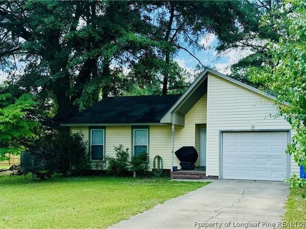 6598 Honeysuckle Drive , Fayetteville, NC 28304
