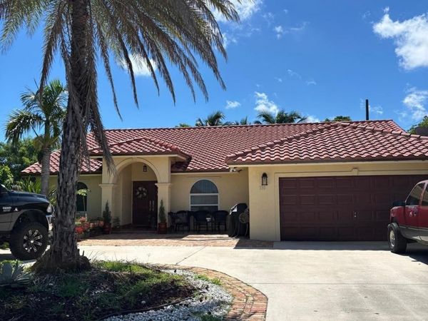 330 SW 14TH Street, Deerfield Beach, FL 33441