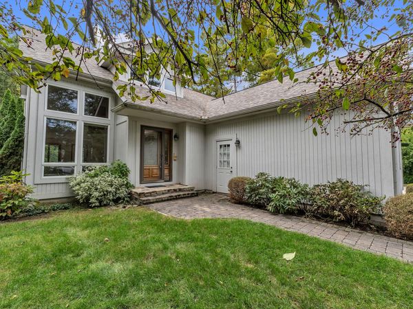 2140 Independence Boulevard, Ann Arbor, MI 48104