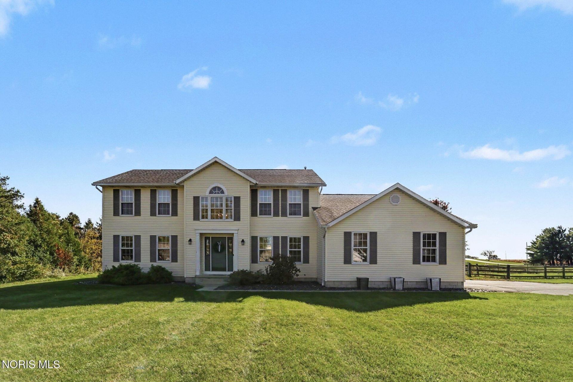 14425 Nantucket Drive, Bowling Green, OH 43402 Main Photo