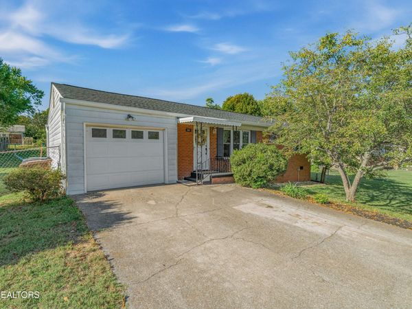 2001 Radiance Drive, Knoxville, TN 37912