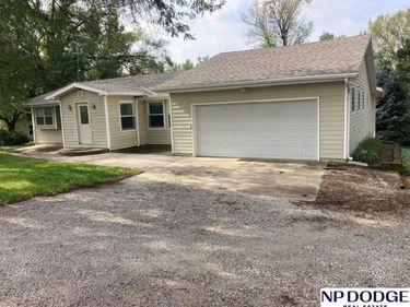605 W Bluff Road, Lincoln, NE 68531