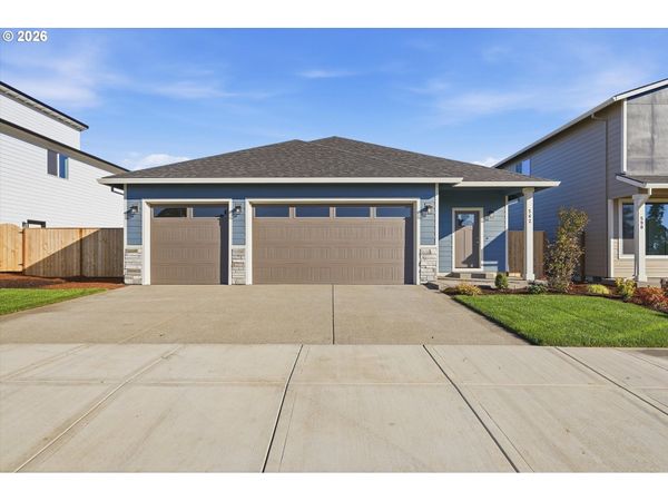 562 E Wilson ST, Carlton, OR 97111