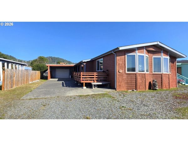 94120 STRAHAN ST, Unit 11, Gold Beach, OR 97444