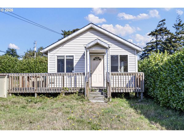 1946 16TH ST, North Bend, OR 97459