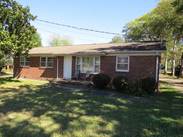 1205 Mill St , Pulaski, TN 38478