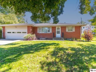 4044 S 37th Street, Lincoln, NE 68506