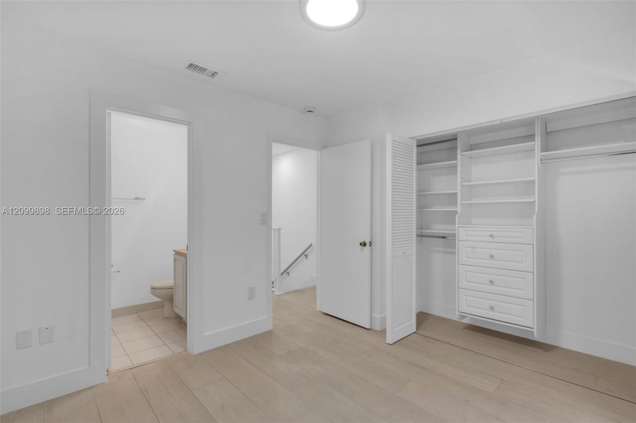 5750 Turin St , Unit 206, Coral Gables, FL 33146 Photo
