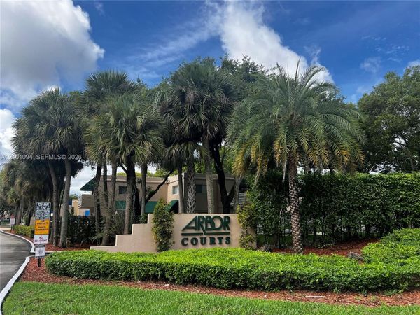 14368 SW 98th Ter , Miami, FL 33186