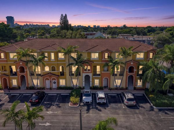141 NW 2nd Avenue, Unit 7, Hallandale Beach, FL 33009