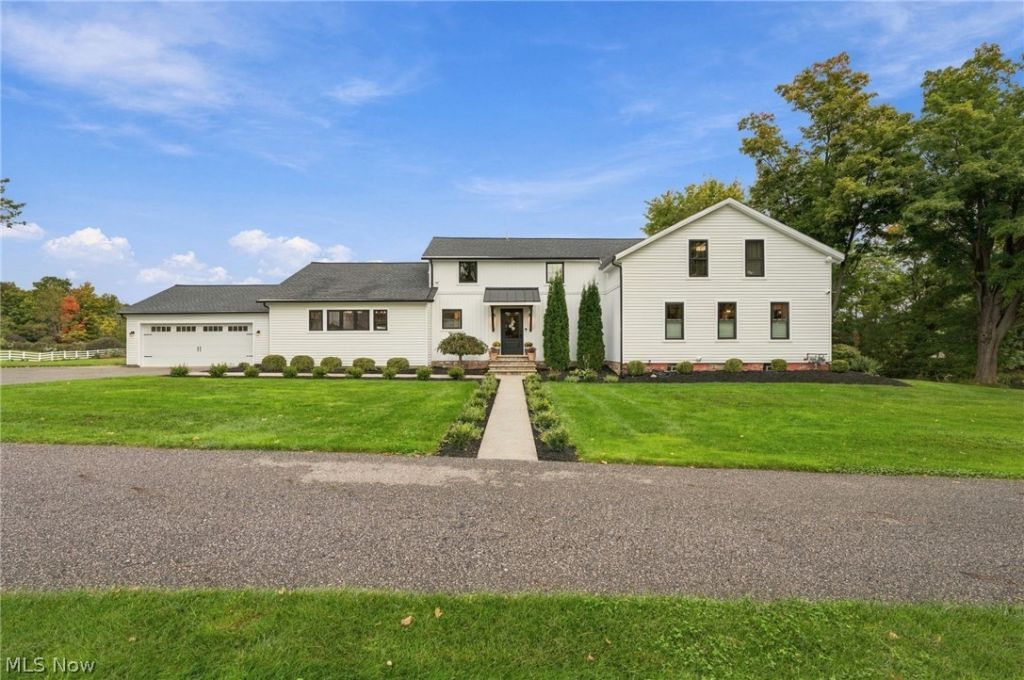 17444 Ravenna Road , Chagrin Falls, OH 44023