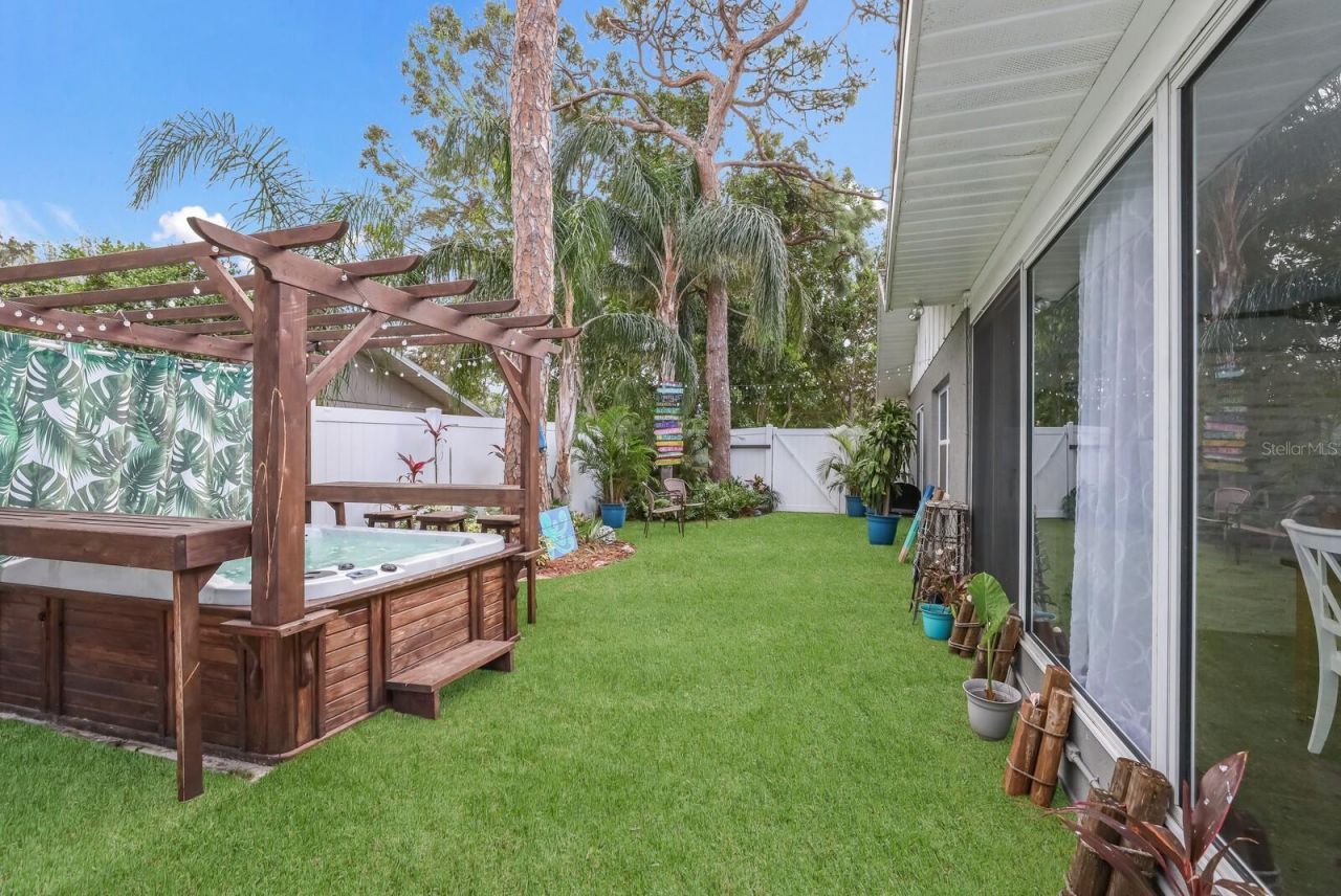 305 55th Street Nw, Bradenton, FL 34209 Photo