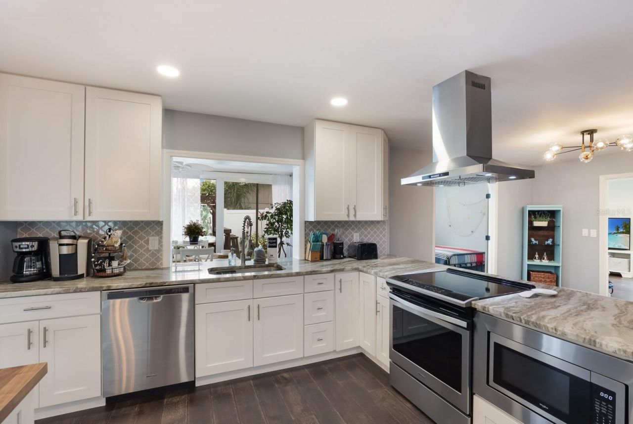 305 55th Street Nw, Bradenton, FL 34209 Photo