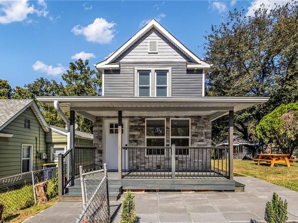 5822 E 10th Street, Kansas City, MO 64126