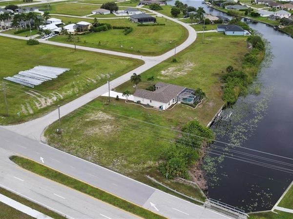 1 NW 30th PL , CAPE CORAL, FL 33993