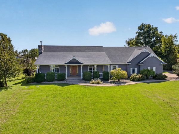 17485 Raymond Road, Addison, MI 49220