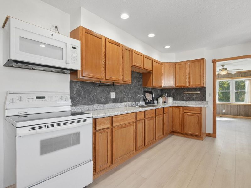 9028 Zane Trail Road, Circleville, OH 43113 Photo 13