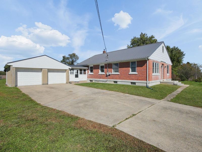 9028 Zane Trail Road, Circleville, OH 43113 Photo 4